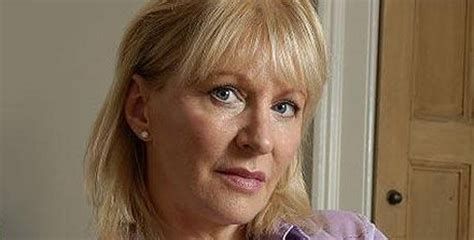 nadine dorries breasts|Mid Beds MP Nadine Dorries admits hiding 50 in her bra and。